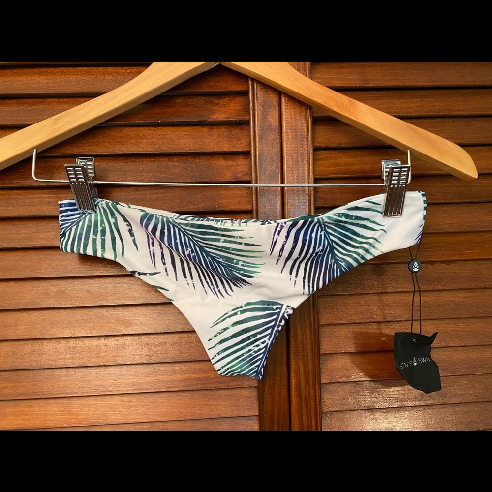 Stone fox swim new with tag